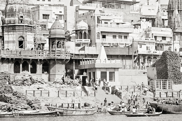 Bình minh nhộn nhịp ở Varanasi.